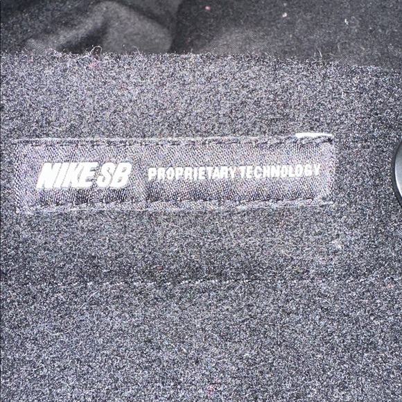 Nike SB Black shirt - men’s M - Picture 7 of 9